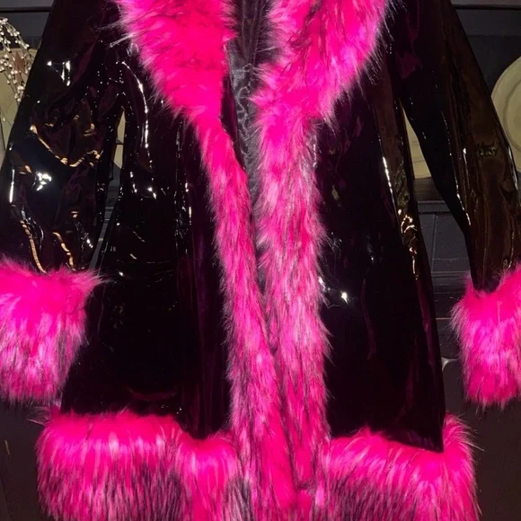 Widow Vinyl Faux Fur Coat ( XXL) - Picture 4 of 10